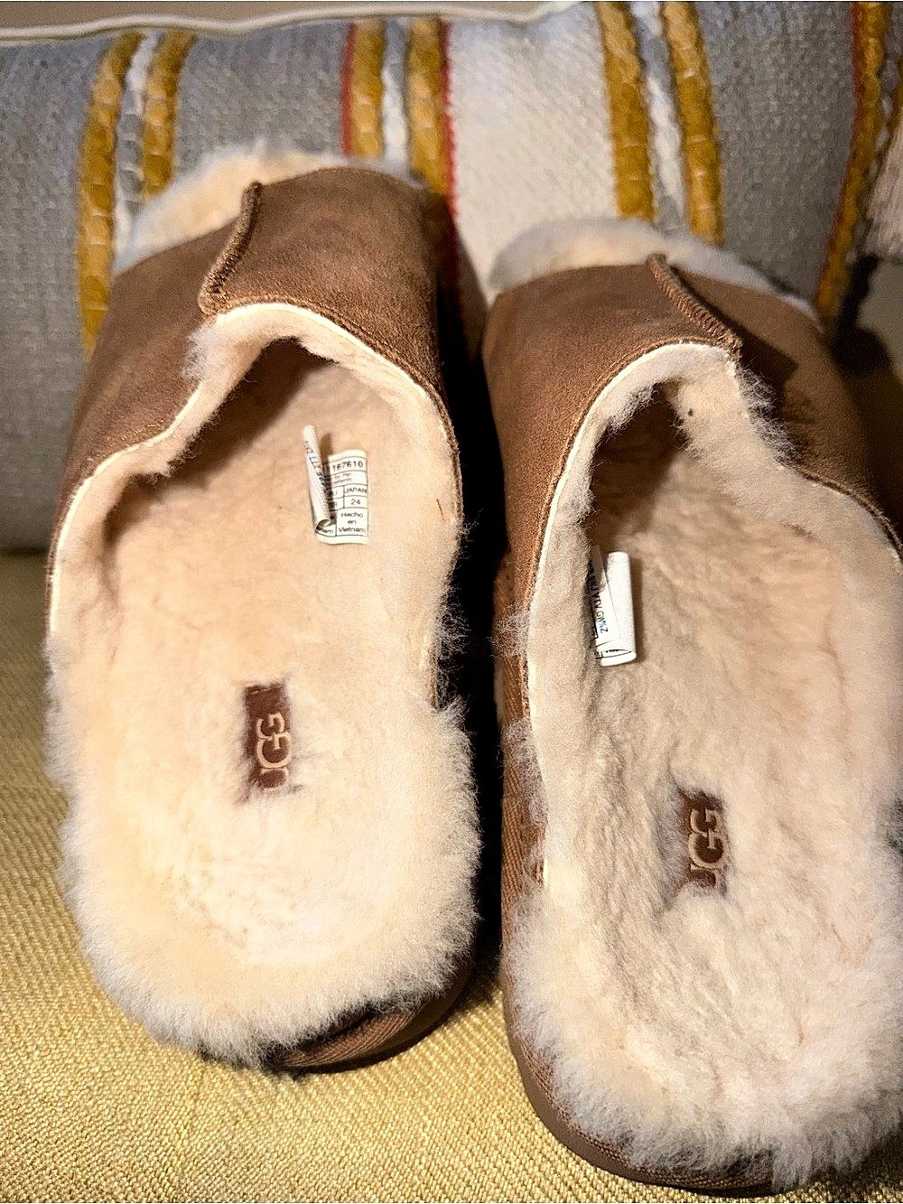 UGG Slides - Picture 2 of 6